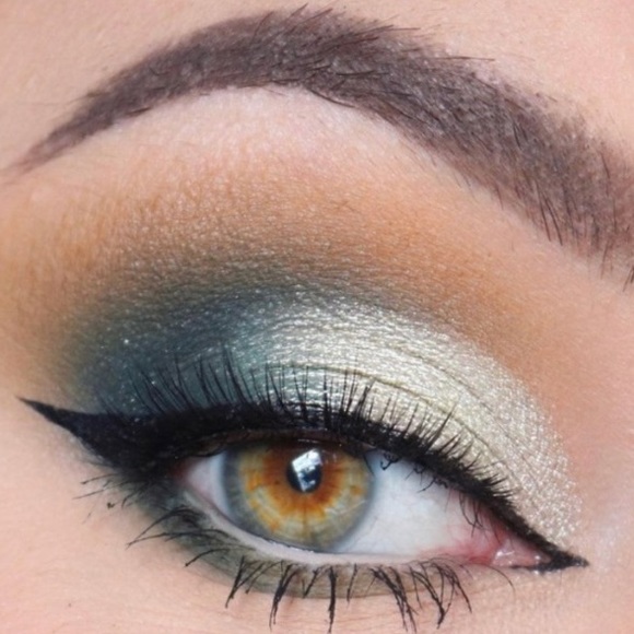 NWT Full Size MAKEUP GEEK Signature Matte Square Eyeshadow “SEAS THE DAY” - Picture 7 of 9